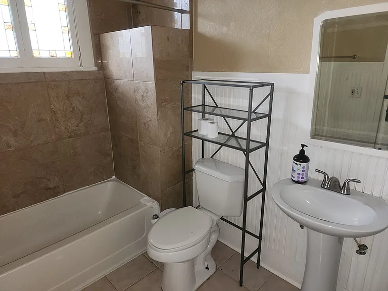 214 Cresap St — Photo 8