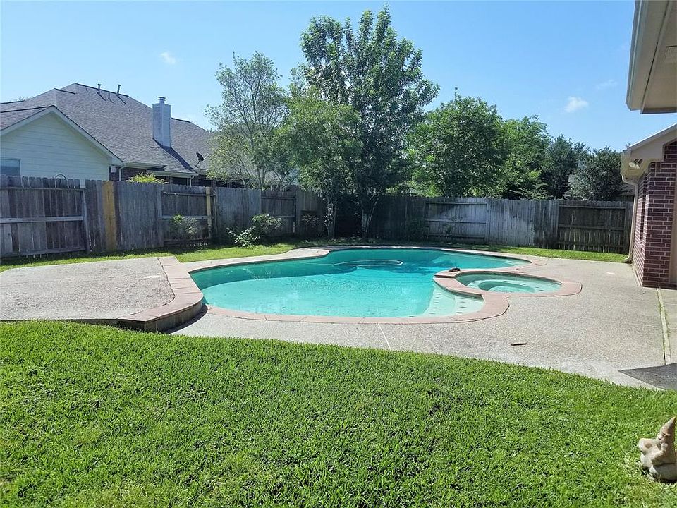 1st image of 8614 Green Ash Dr