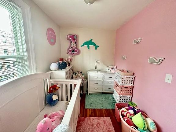 2nd image of 357 Hanover St APT 2