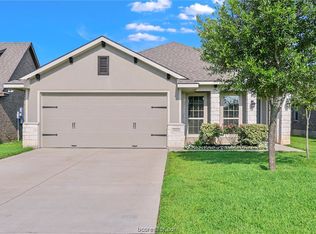 2002 Birdie Ct, Navasota, TX 77868