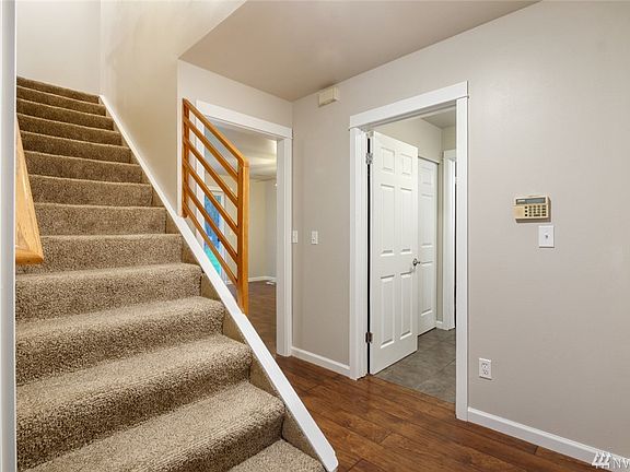 4th image of 14204 Lakeview Way NW
