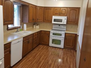 177 Hickory St, Pemberville, OH