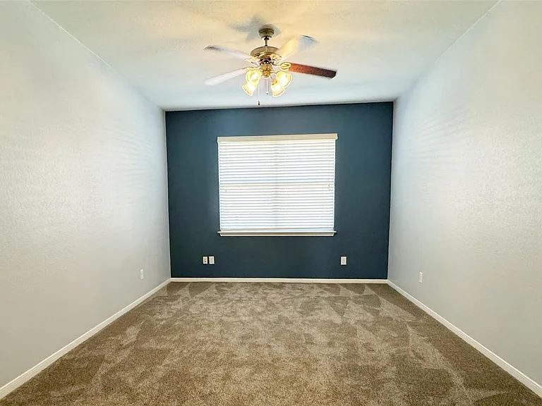 1050 Forest Haven Ct — Photo 8