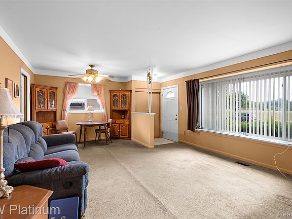 4th image of 5043 Arden Ave