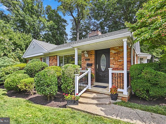 3rd image of 4201 Lamarre Dr