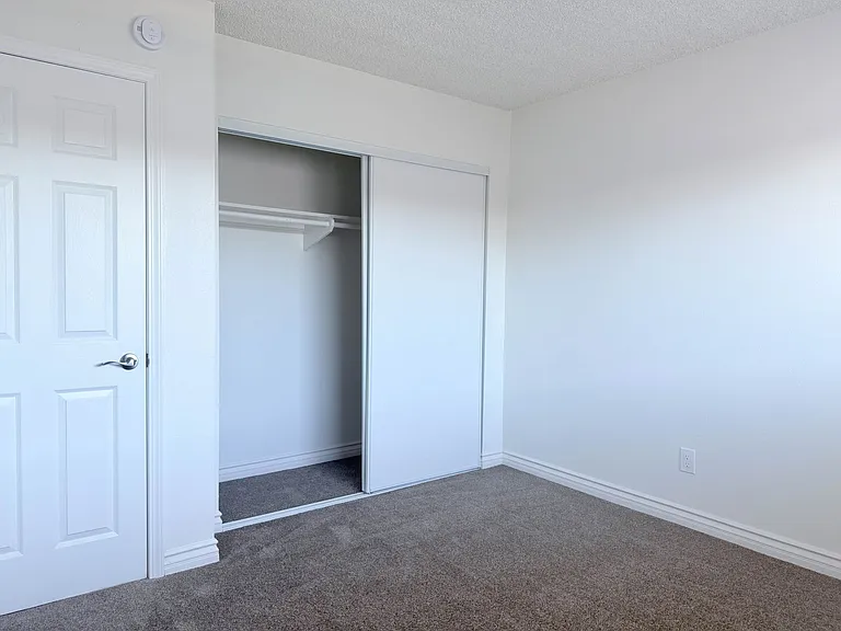 Oak Valley Apartments — Photo 36