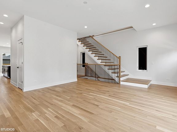 4th image of 4032 N Marmora Ave