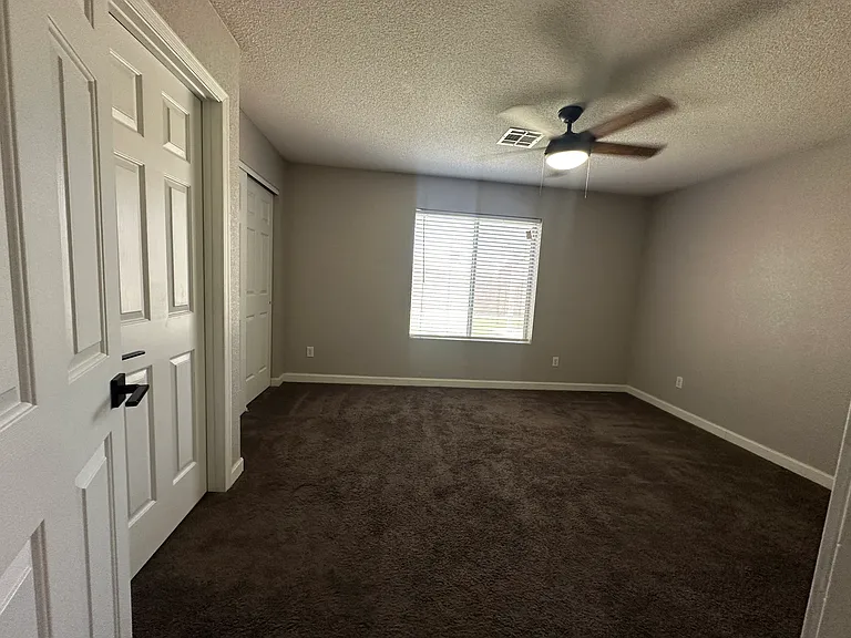 4126 S Cedar Ave — Photo 13