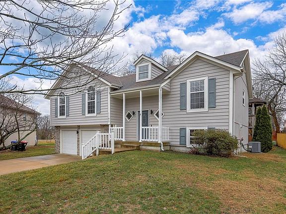 2nd image of 1105 Huntington Ln