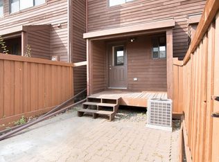1707 42nd St S, Fargo, ND 58103