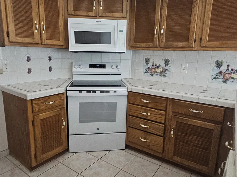 650 Frontier Dr — Photo 7