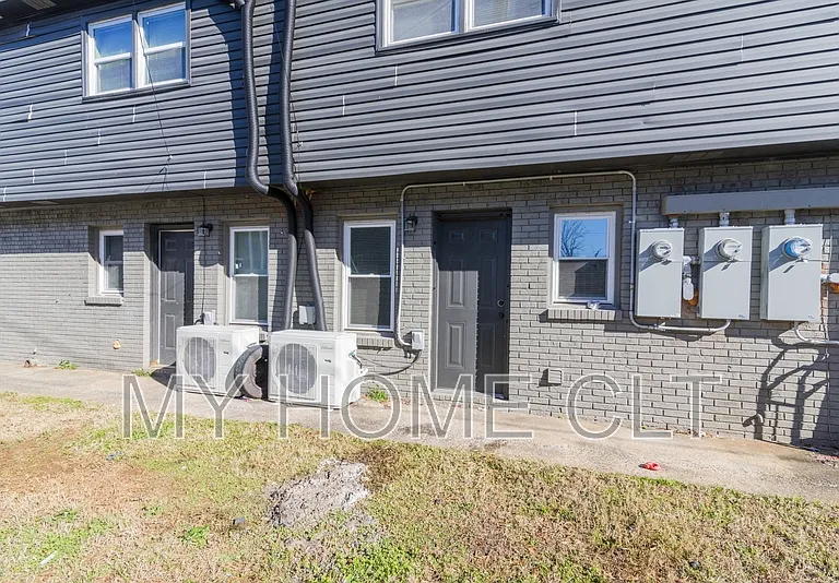 929 Cantwell St #2 — Photo 22