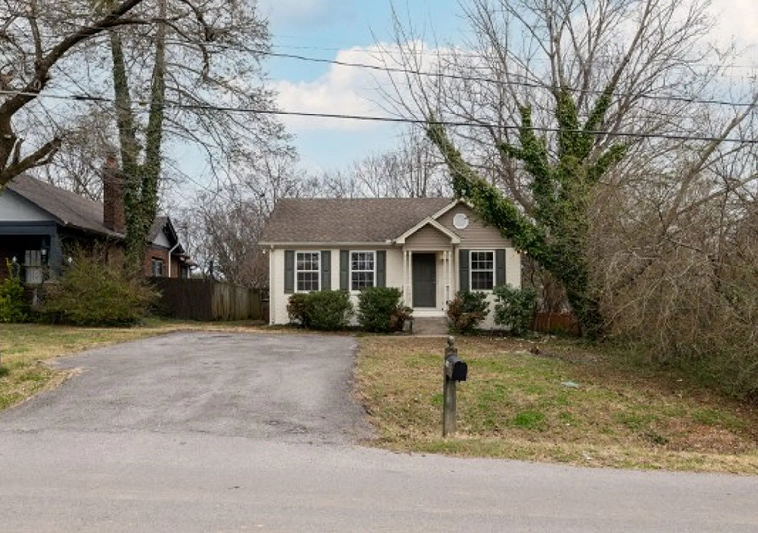 Charming East Nashville Cottage — Photo 1