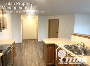 25 E Waukau Ave #D, Oshkosh, WI 54902