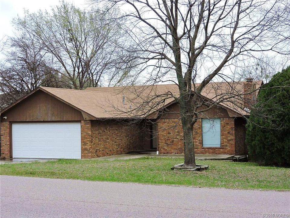 1st image of 2412 Arlington Blvd