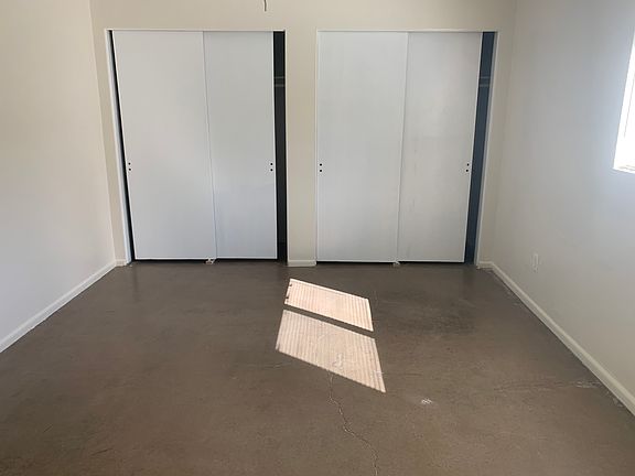 4th image of 330 W Medlock Dr #106