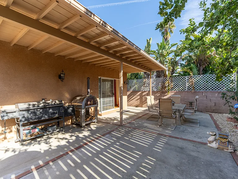 14024 Cantlay St — Photo 31