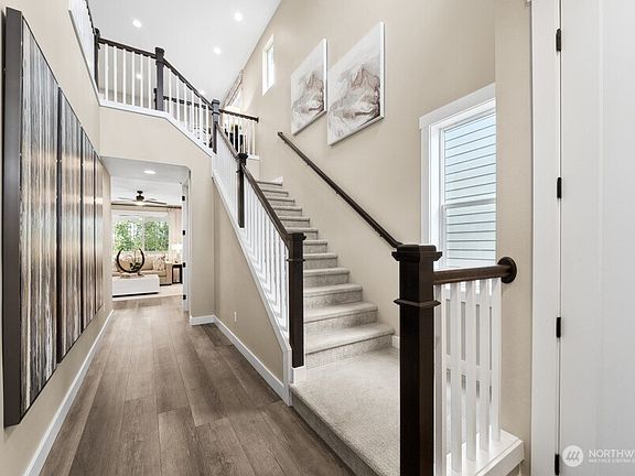 2nd image of 4607 85th Avenue NE #31