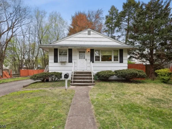 48 1St St, Dumont Boro, NJ 07628