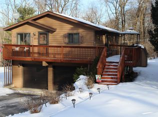 10714 Nevin St, Lake In The Hills, IL 60102