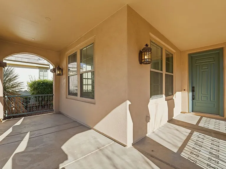15391 W Dreyfus St — Photo 9