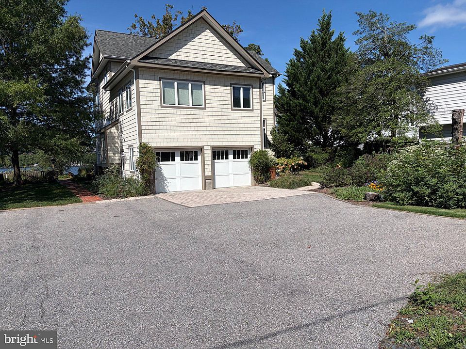 2nd image of 106 Cove View Trl