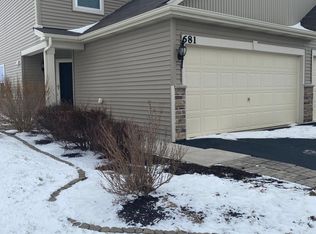 681 Vine St, Hampshire, IL 60140