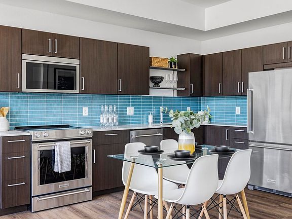 2nd image of 1707 Walnut St #302