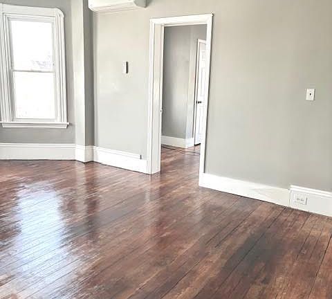 4th image of 653 Brock Ave APT 3