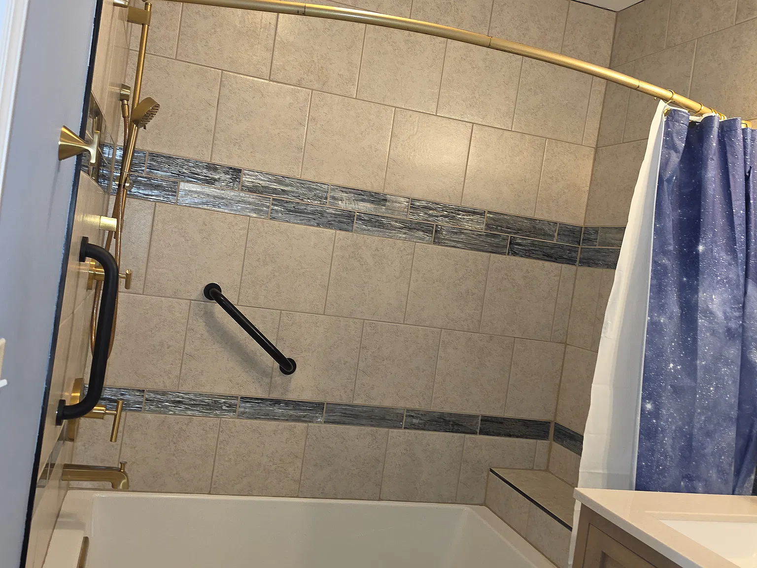 2 bed, 1000 sqft, $1,950 — Photo 4
