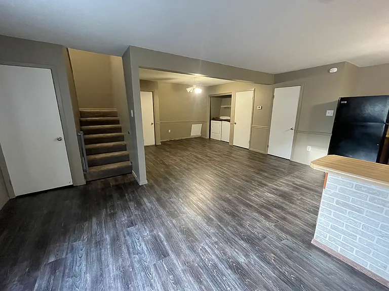 220 Locust Ave #A — Photo 1