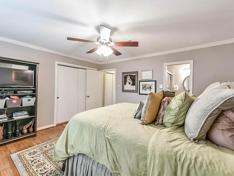 906 Bay Oaks Rd — Photo 18