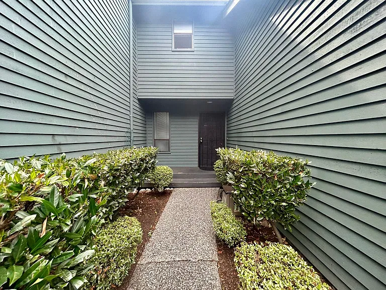3500 Ridgemont Way #3 — Photo 3