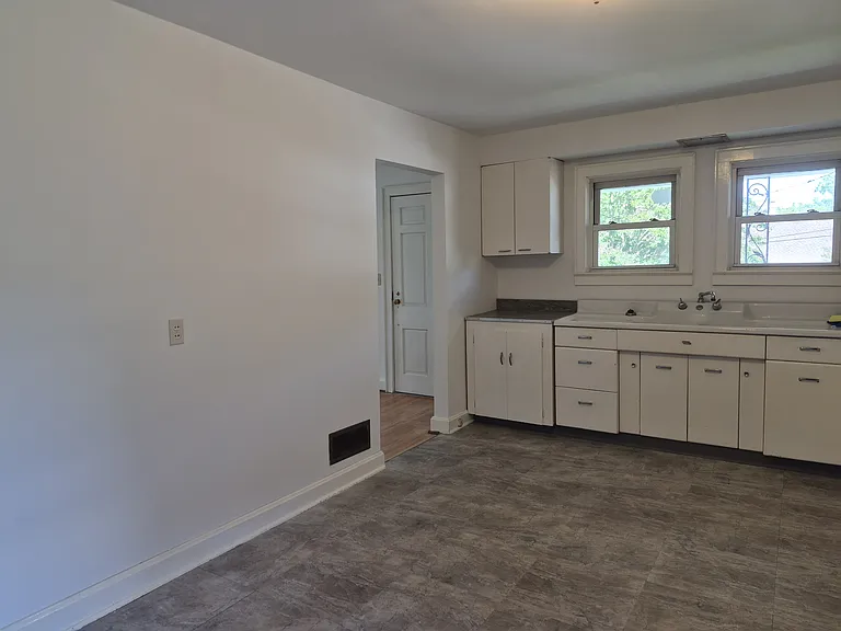 719 Oakland St — Photo 19
