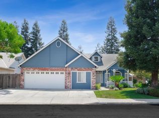 2095 E Saint Andrew Dr, Fresno, CA