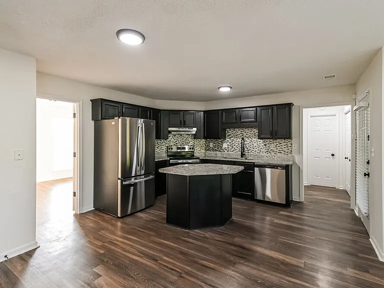 7159 Creekside Dr — Photo 6