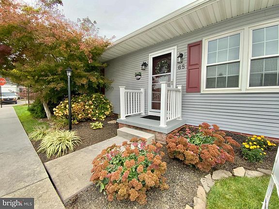 4th image of 65 Meredith Ct