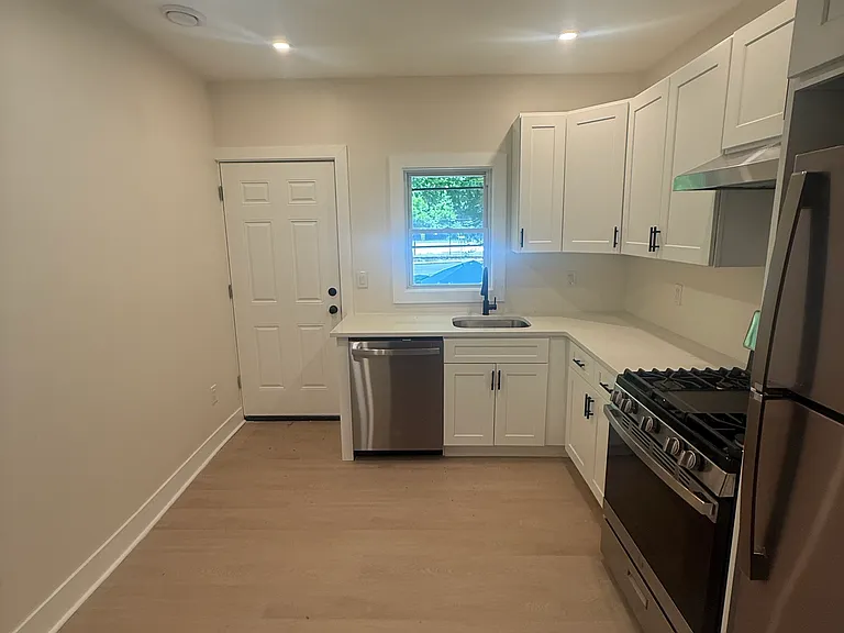 51 Tyler St #2 — Photo 1
