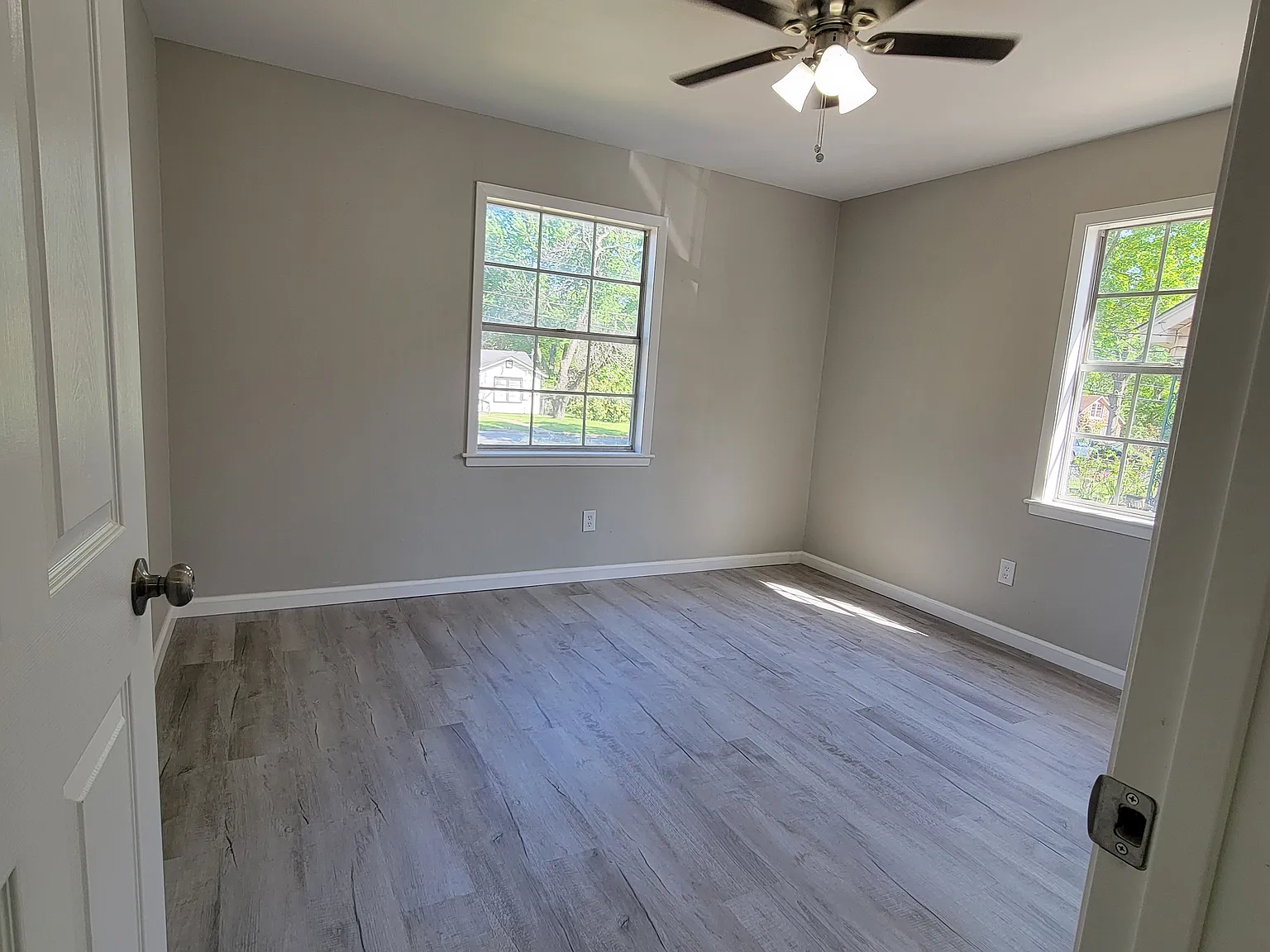 3 bed, 1300 sqft, $1,695 — Photo 2