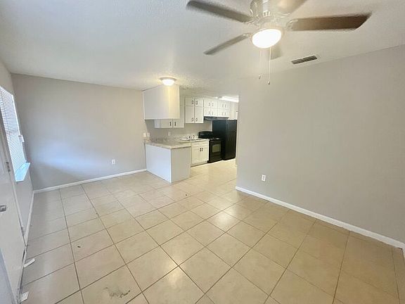 3rd image of 1631 Goodyear Ave APT 2