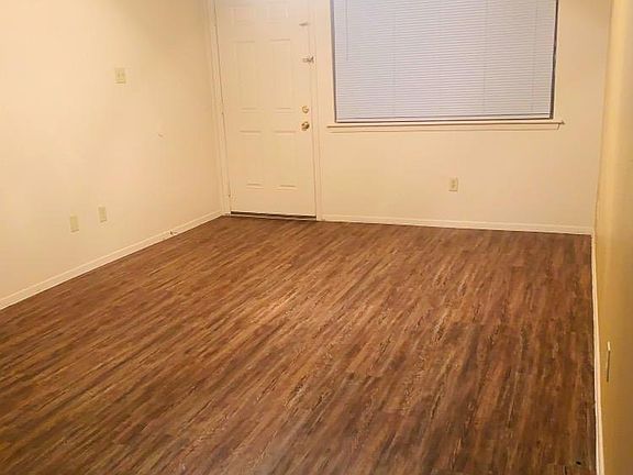 4th image of 406 Kearley Dr #A