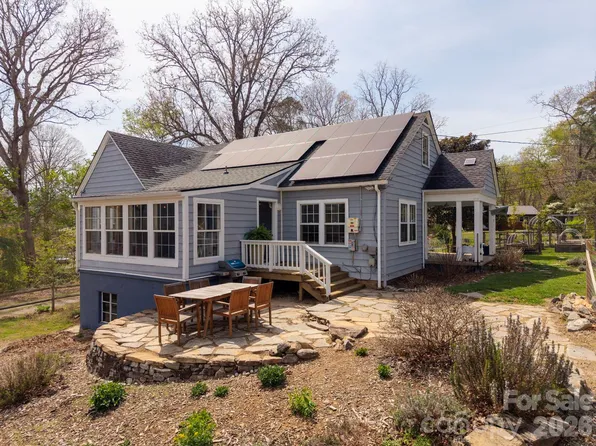 318 Stonewall Ave, Swannanoa, NC 28778