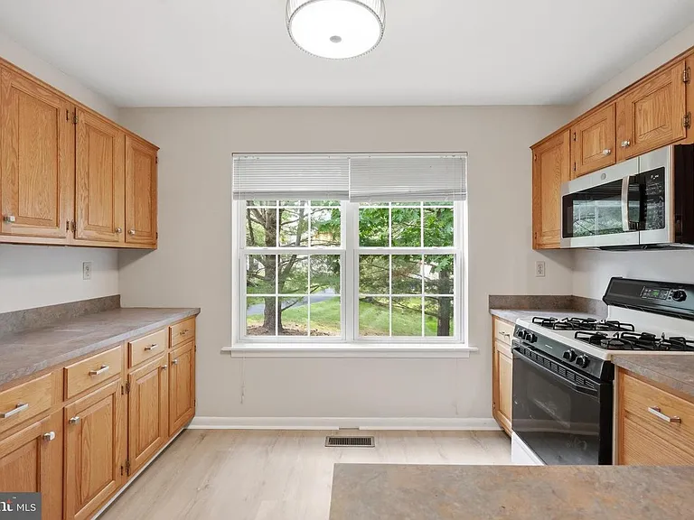 362 Hamilton Dr — Photo 11
