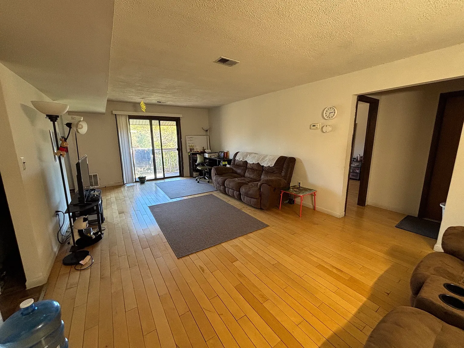 1 bed, 932 sqft, $1,950 — Photo 4