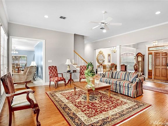 5th image of 2822 Long Lake Dr