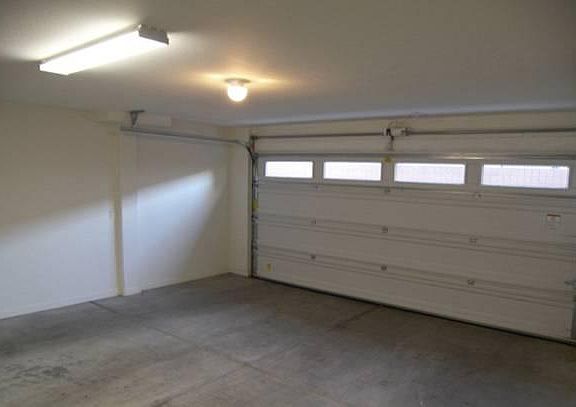 4th image of 330 S Farmer Ave Unit 130