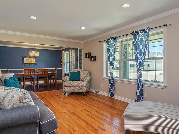 5th image of 3651 S Hillcrest Dr