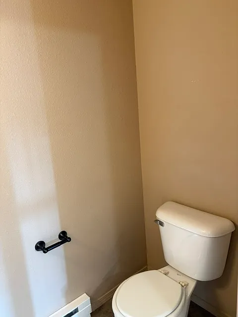 3 bed, 1.5 bath, $1,400 — Photo 3