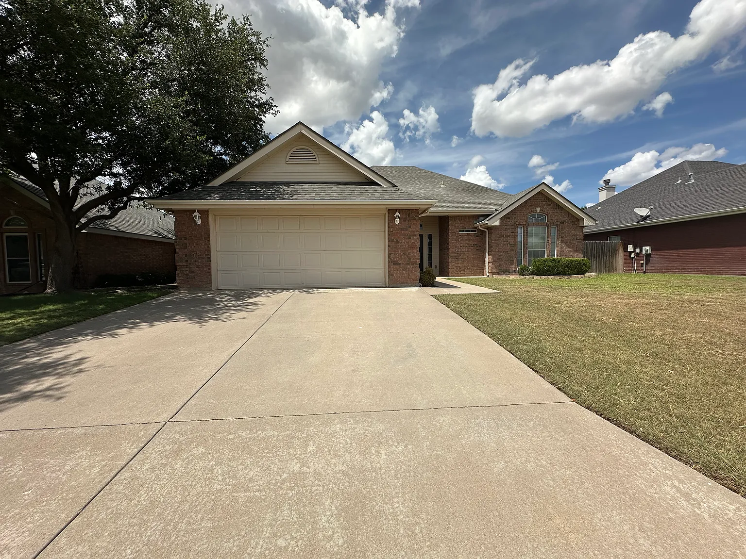 3 bed, 1561 sqft, $2,450 — Photo 1