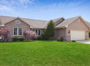 10001 Cooper Rd, Pleasant Prairie, WI 53158